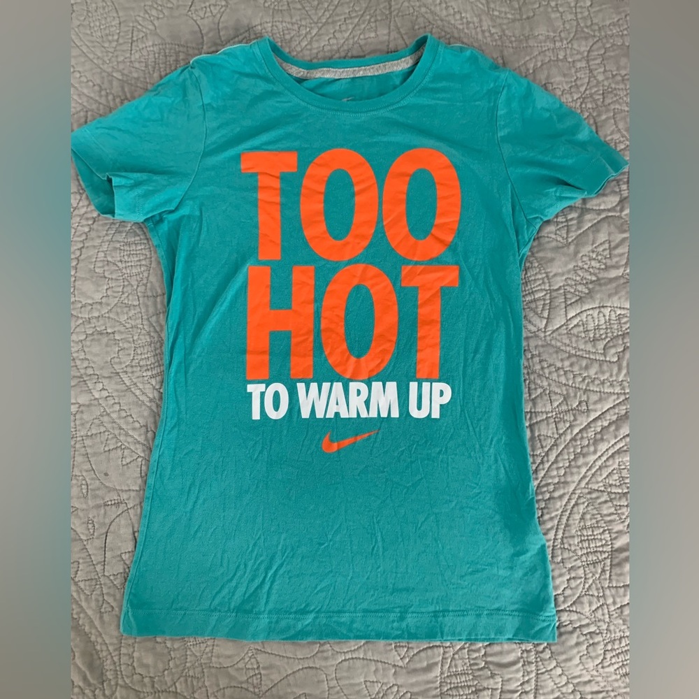 Nike Too Hot To Warm Up Women’s T-shirt